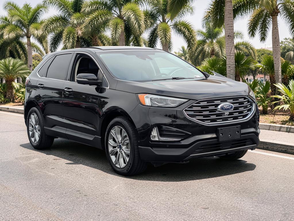 Used 2019 Ford Edge Titanium w/ Equipment Group 301A FWD image 4