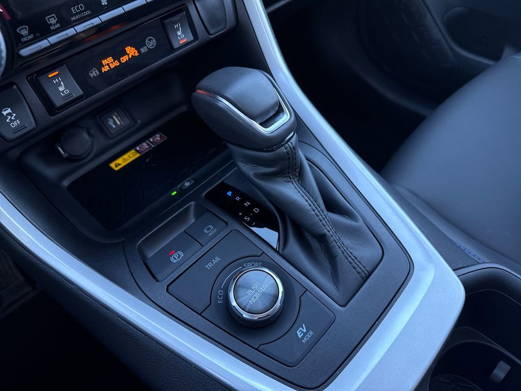 Used 2025 Toyota RAV4 XSE w/ Advanced Technology Package image 29
