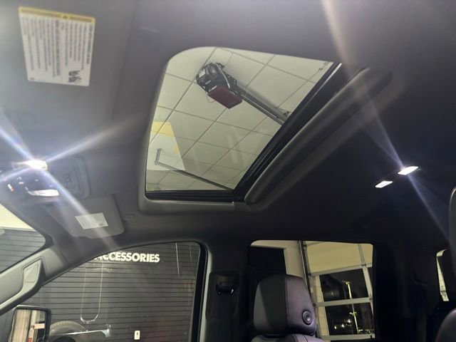 Used 2024 GMC Sierra 3500 SLT w/ SLT Premium Package AWD/4WD image 29