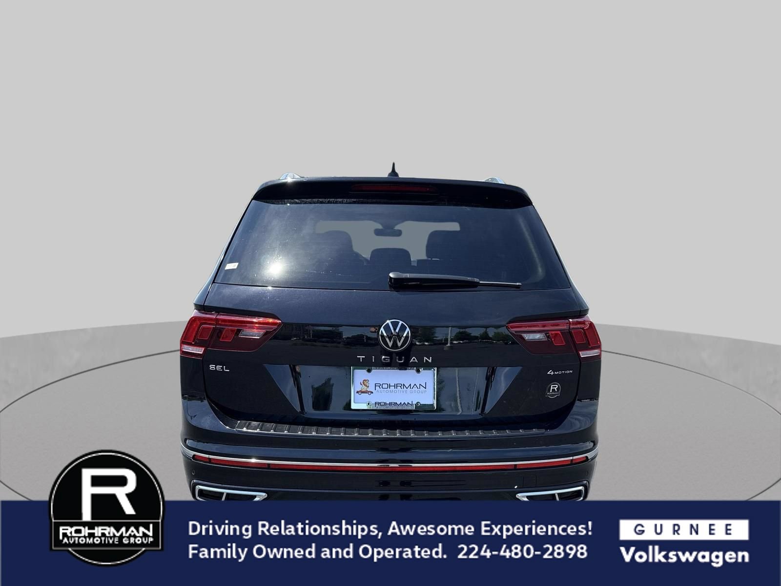 Used 2024 Volkswagen Tiguan SEL R-Line AWD/4WD image 9