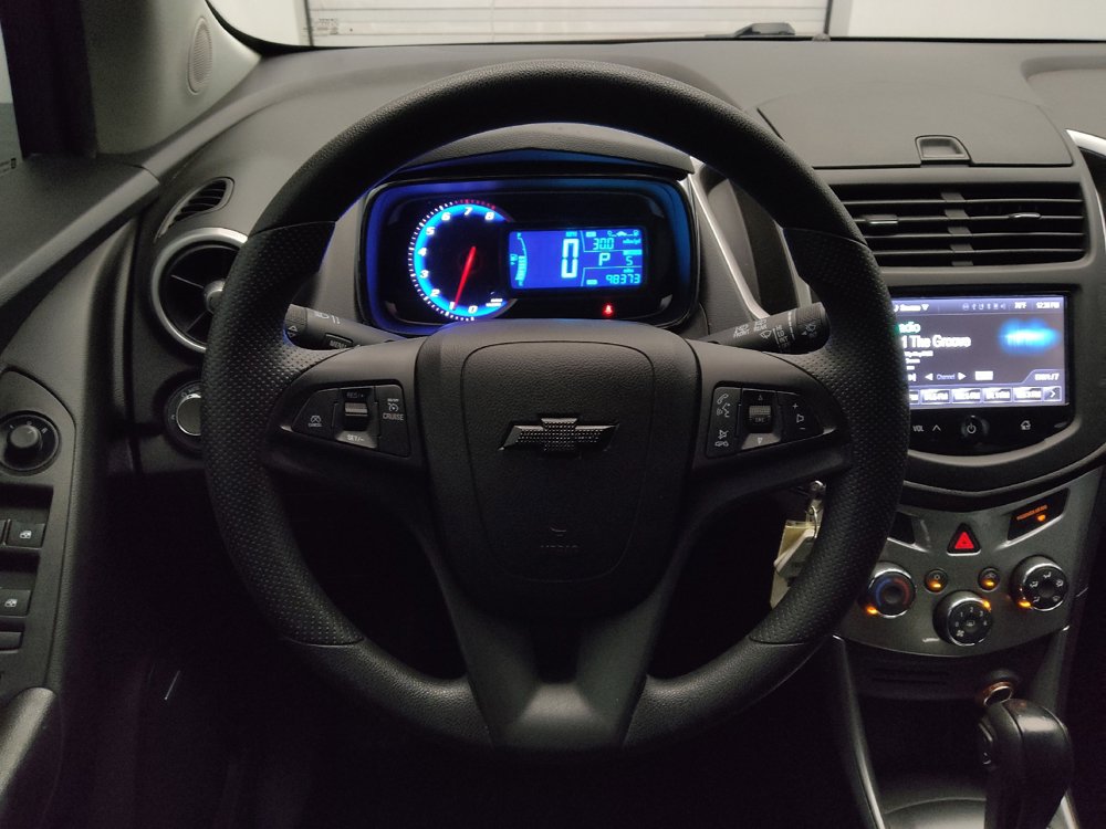 Used 2015 Chevrolet Trax LT w/ LT Sun and Sound Package FWD image 22
