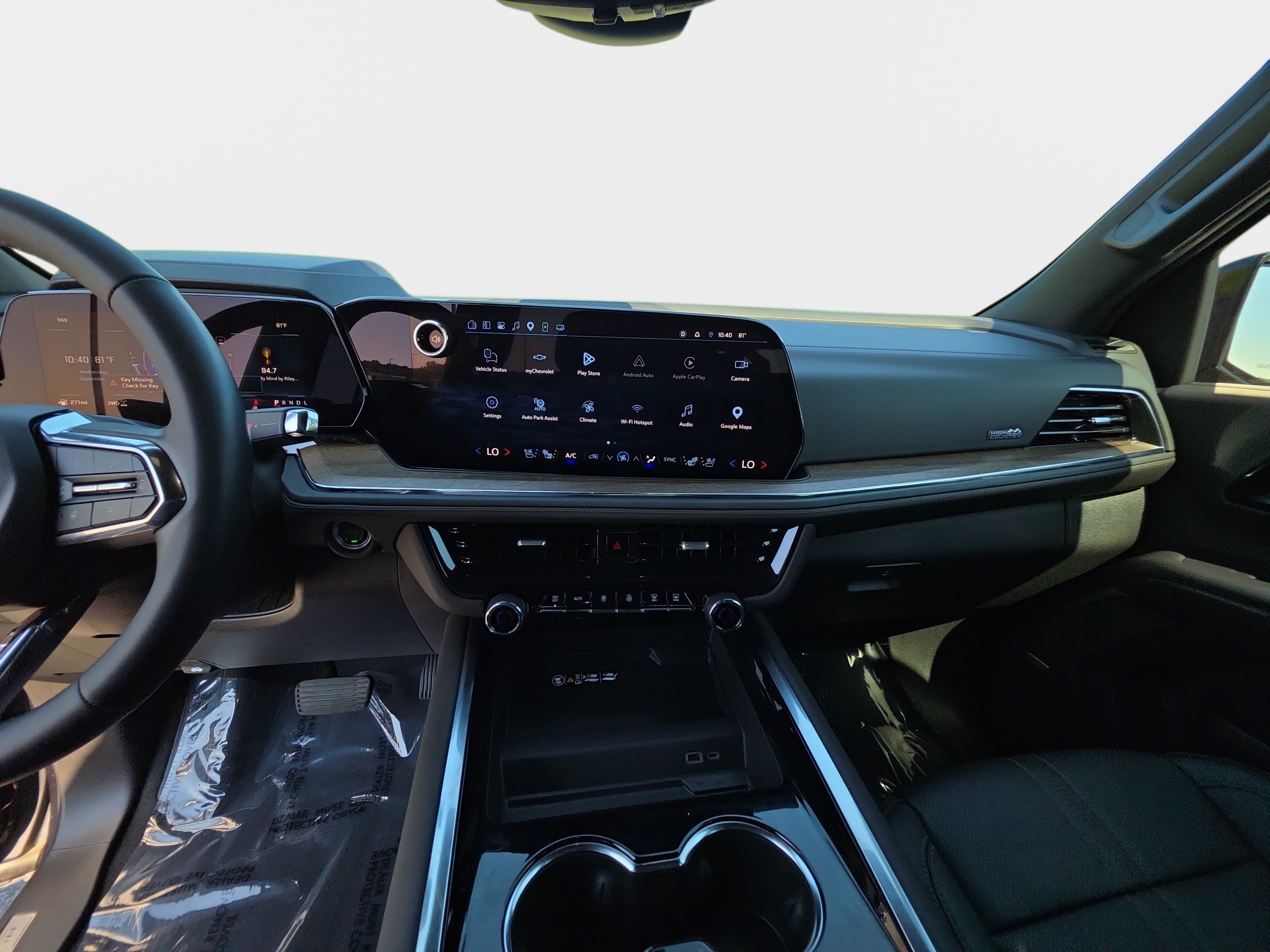 Used 2025 Chevrolet Suburban High Country AWD/4WD image 21
