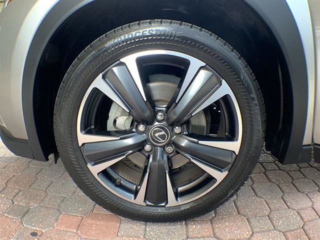 Certified 2022 Lexus UX 200 w/ Accessory Package (Z2) FWD image 10