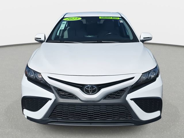 Used 2023 Toyota Camry SE image 2
