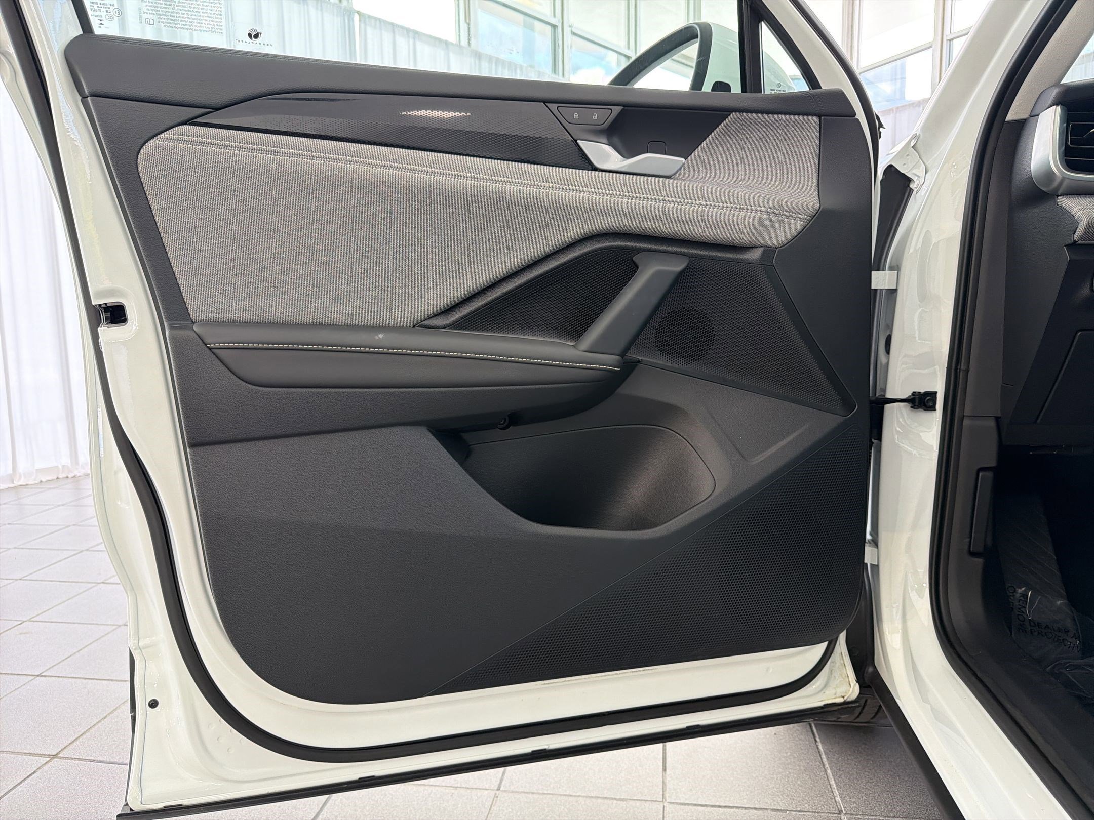 Used 2025 Volkswagen Tiguan S image 20