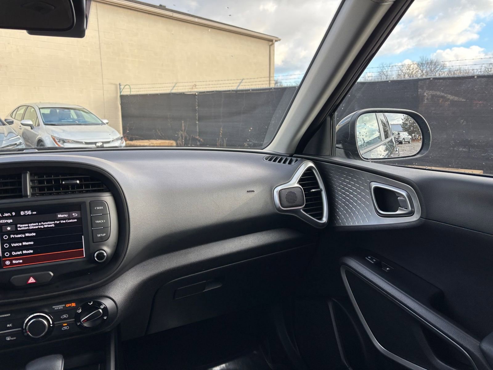 Used 2025 Kia Soul LX w/ LX Technology Package image 33