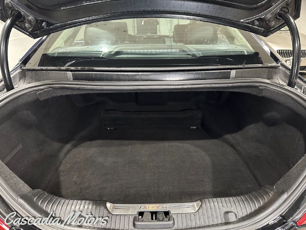 Used 2014 Jaguar XJ L Portfolio image 10