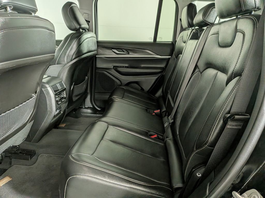 Certified 2023 Jeep Grand Cherokee Limited image 36