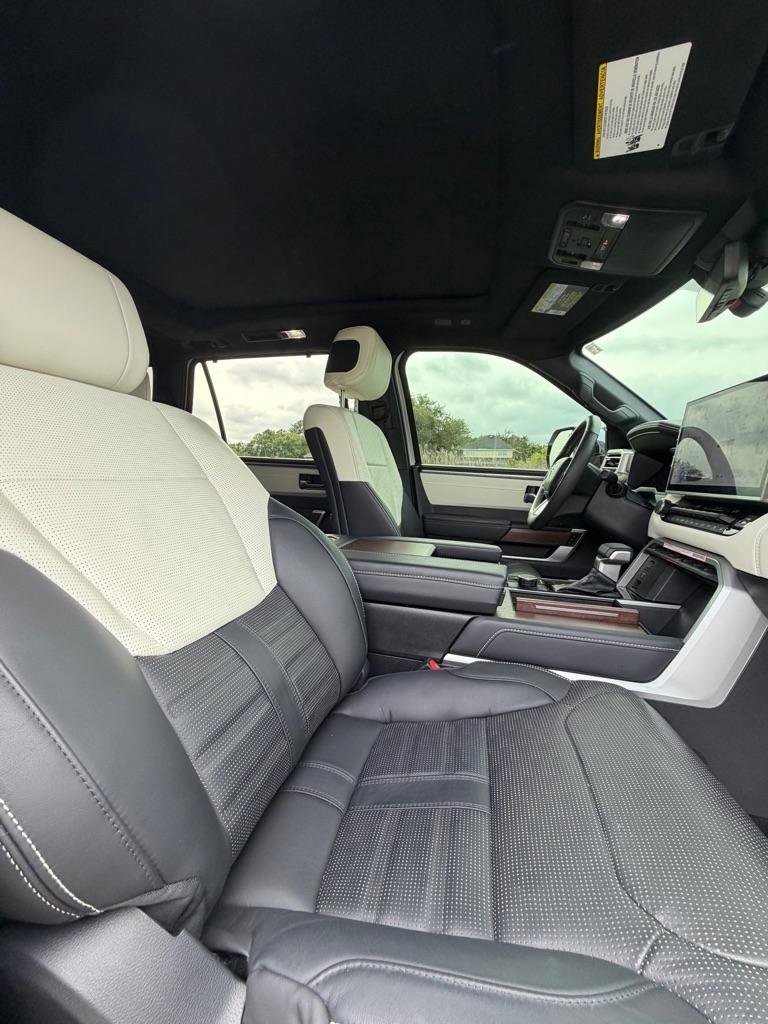 Used 2025 Toyota Sequoia Capstone AWD/4WD image 17
