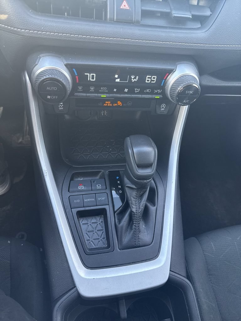 Used 2023 Toyota RAV4 XLE FWD image 14