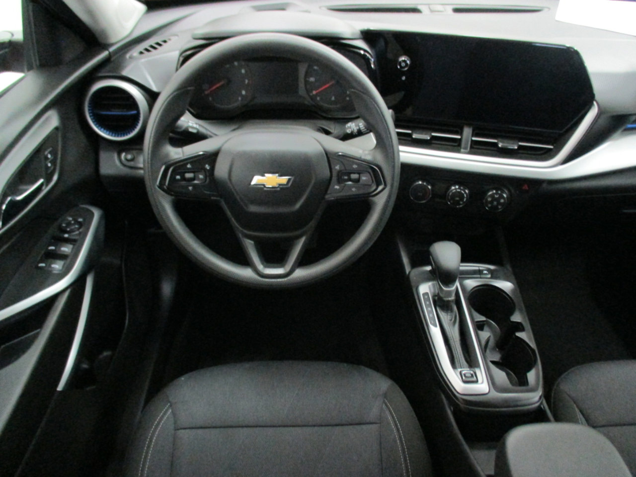 Used 2024 Chevrolet Trax LS image 14