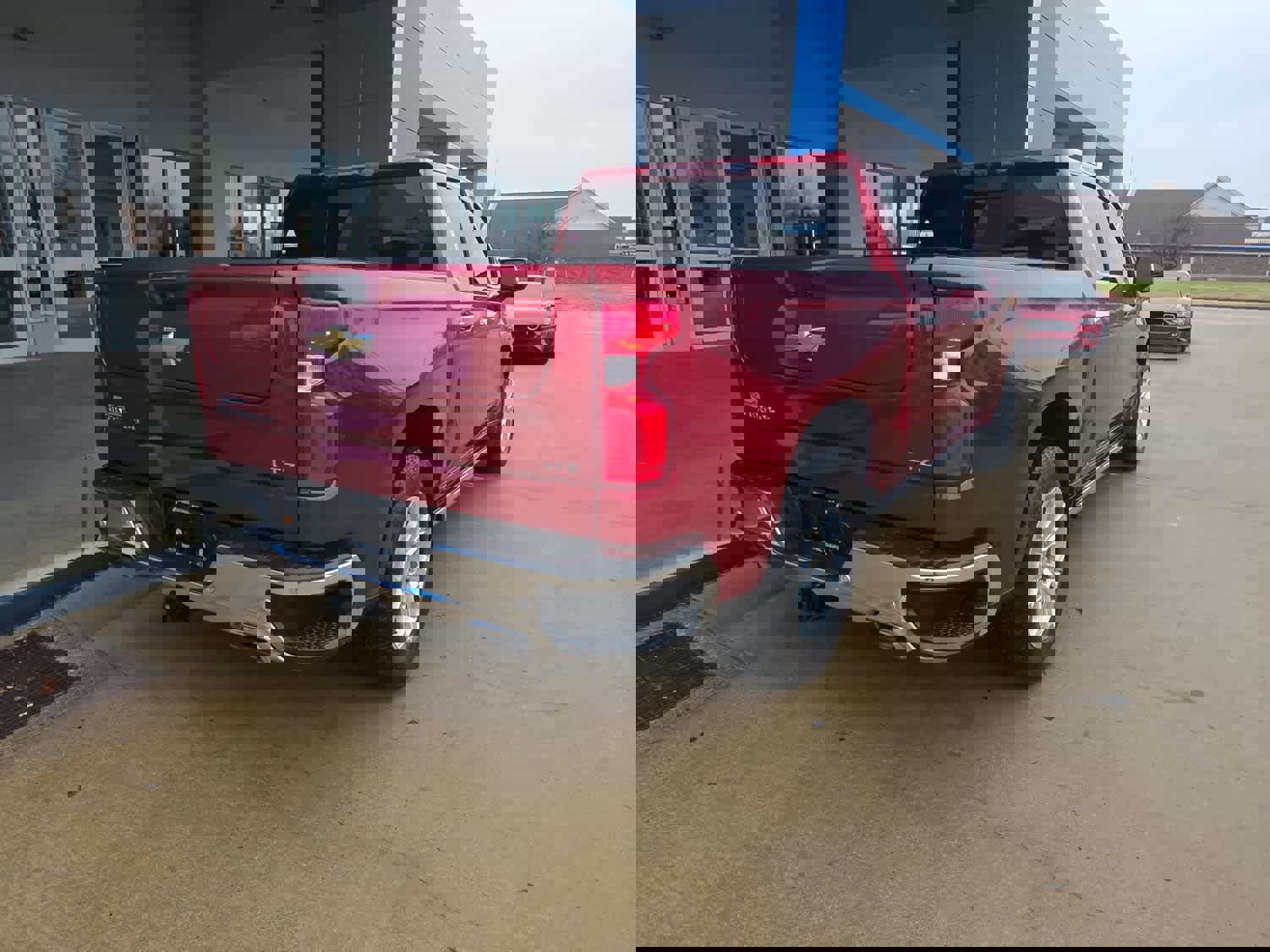 Used 2024 Chevrolet Silverado 1500 LTZ w/ Technology Package image 8