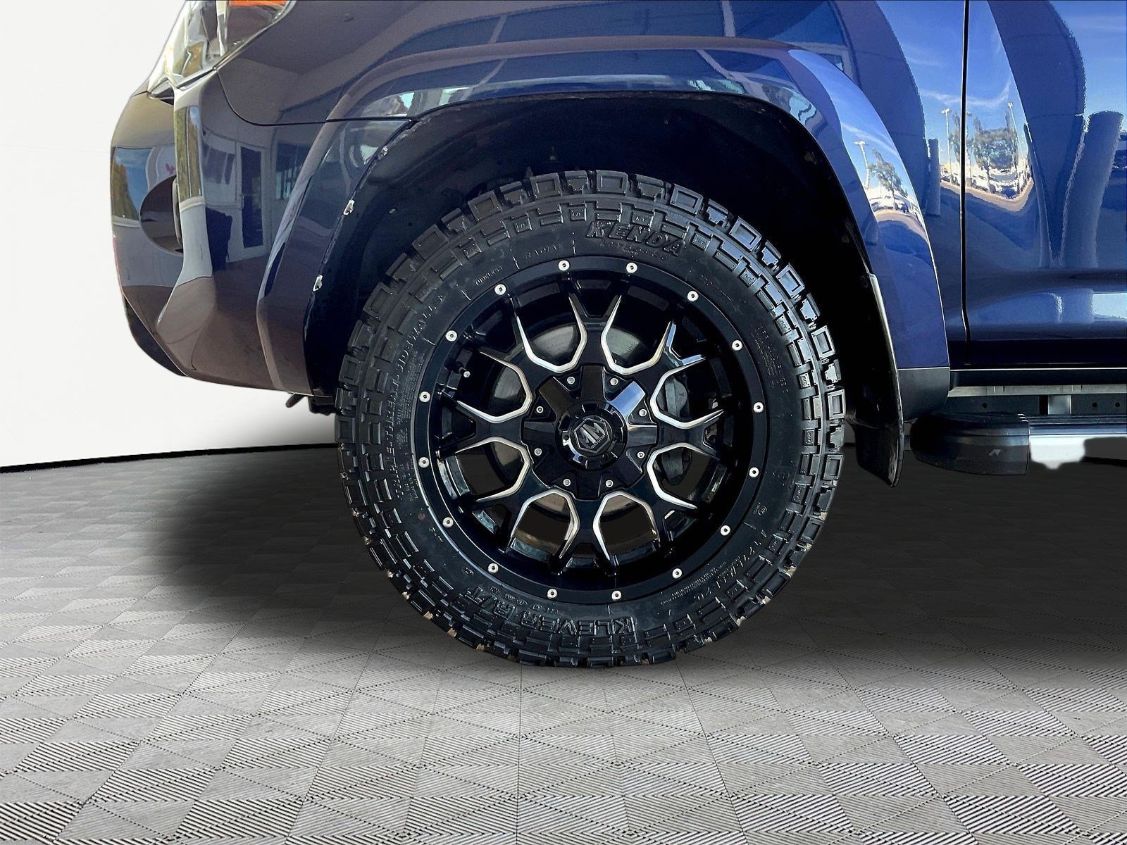 Used 2018 Toyota 4Runner SR5 Premium w/ Wilderness Package AWD/4WD image 32