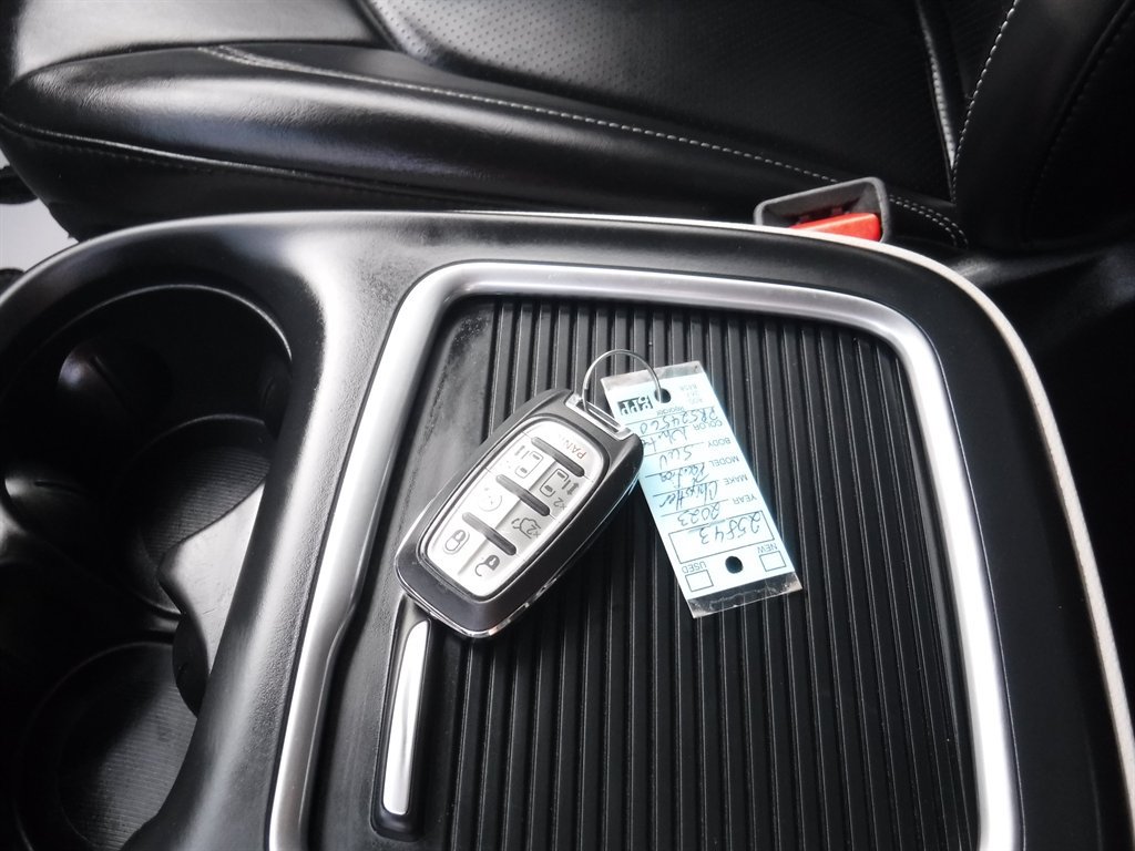Used 2023 Chrysler Pacifica Touring-L FWD image 17
