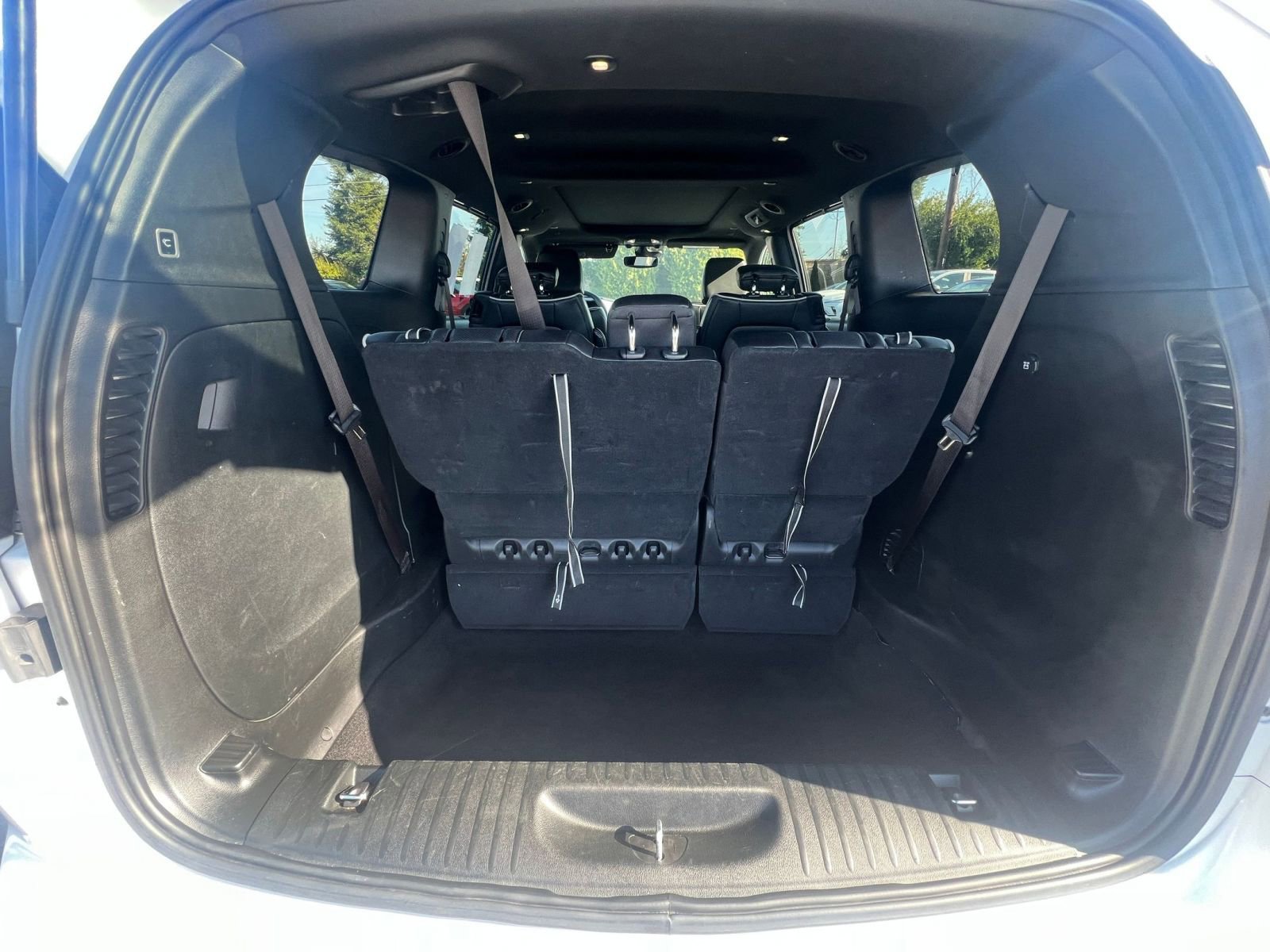 Used 2025 Chrysler Pacifica Limited image 29