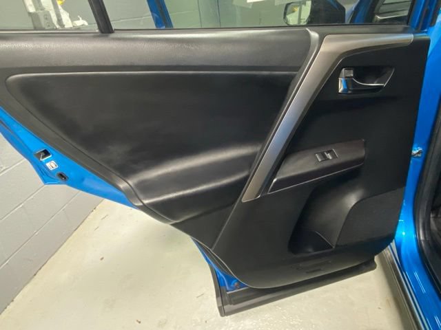 Used 2018 Toyota RAV4 XLE w/ Convenience Package AWD/4WD image 7