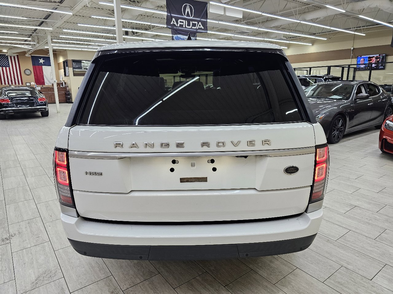 Used 2017 Land Rover Range Rover HSE image 7