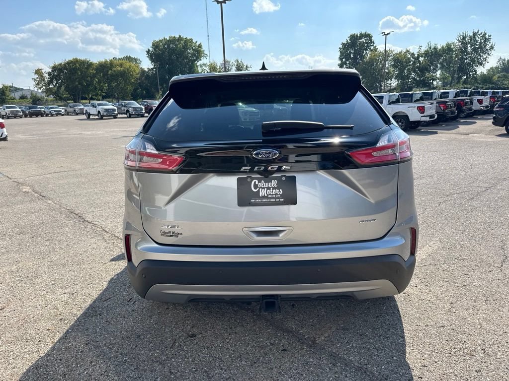 Certified 2024 Ford Edge SEL w/ Convenience Package AWD/4WD image 4