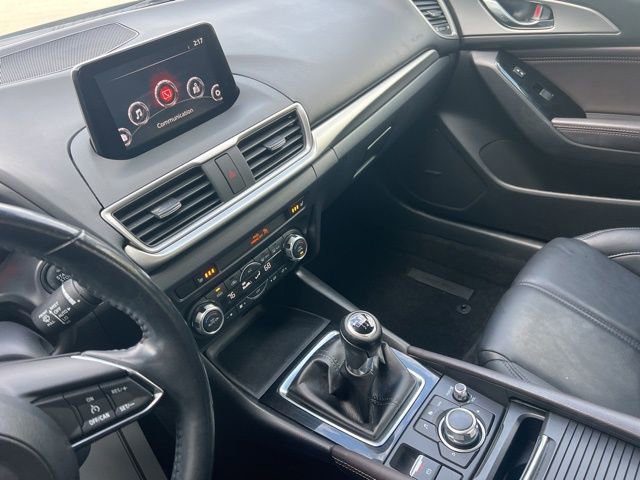 Used 2018 MAZDA MAZDA3 Touring image 23