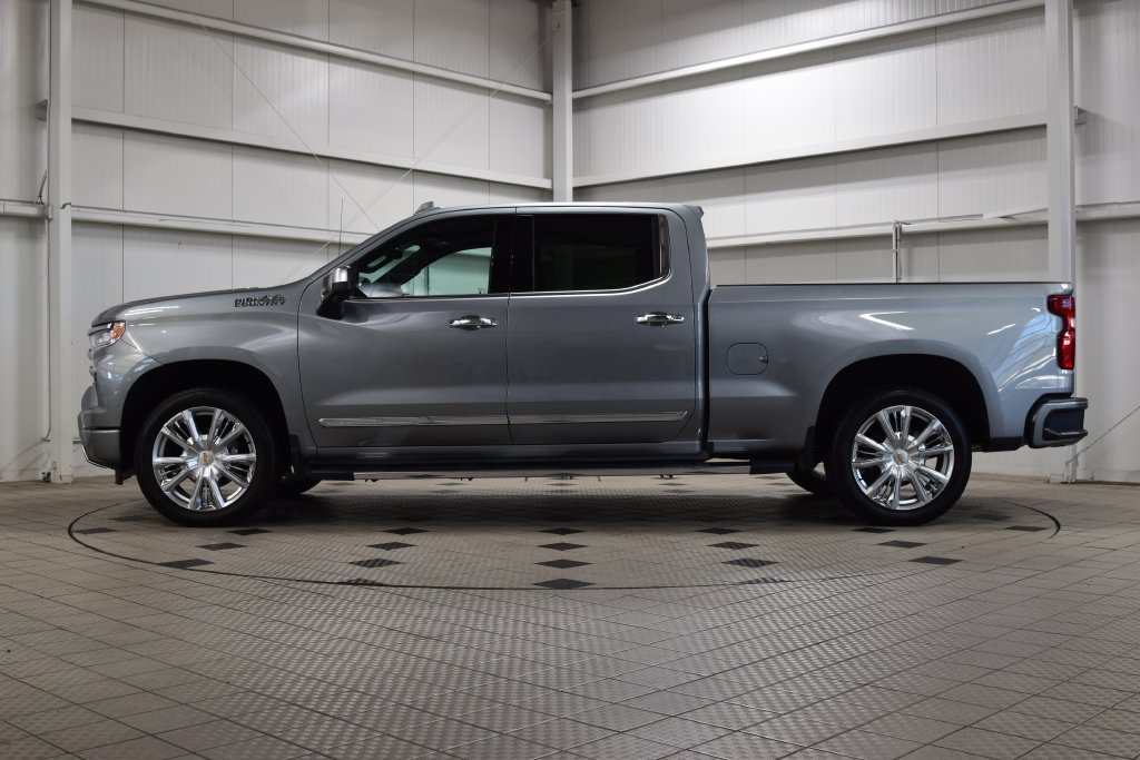 Used 2026 Chevrolet Silverado 1500 High Country w/ High Country Premium Package AWD/4WD image 4