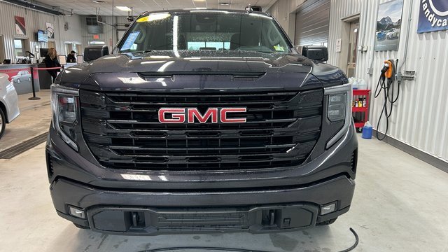 Used 2022 GMC Sierra 1500 Elevation w/ X31 Off-Road Package image 2