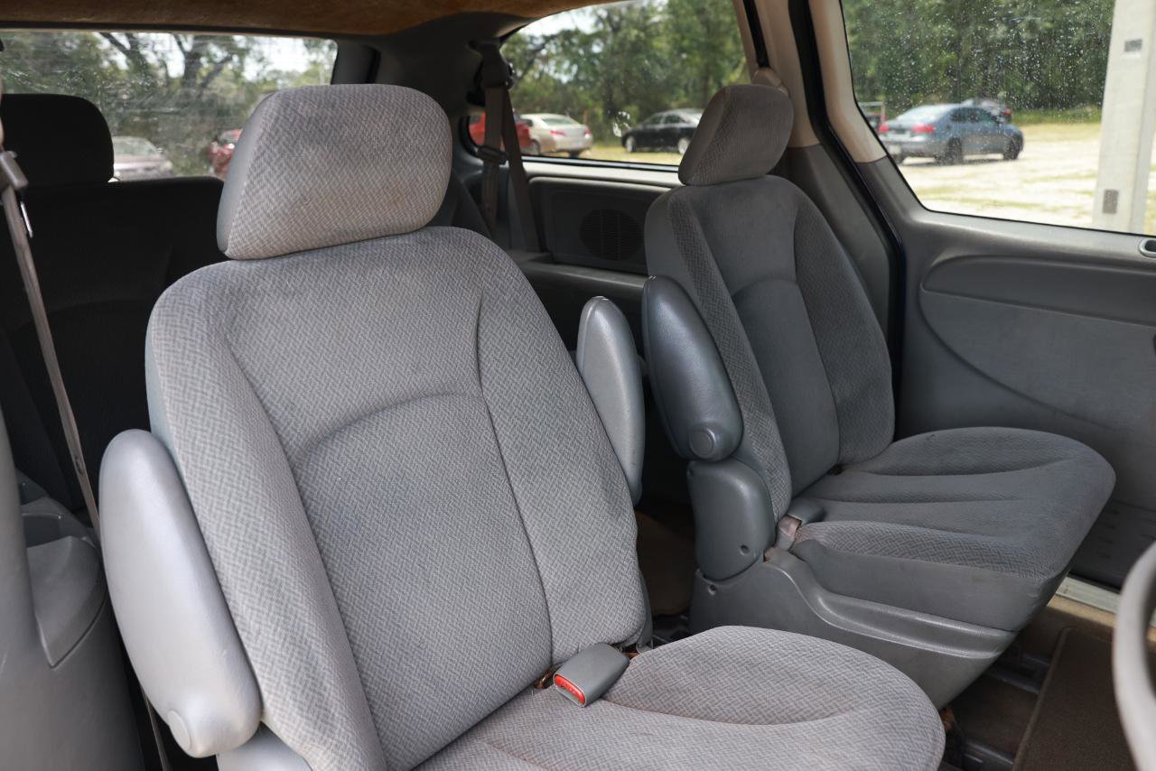 Used 2005 Dodge Grand Caravan SE w/ Popular Equipment Group I FWD image 14