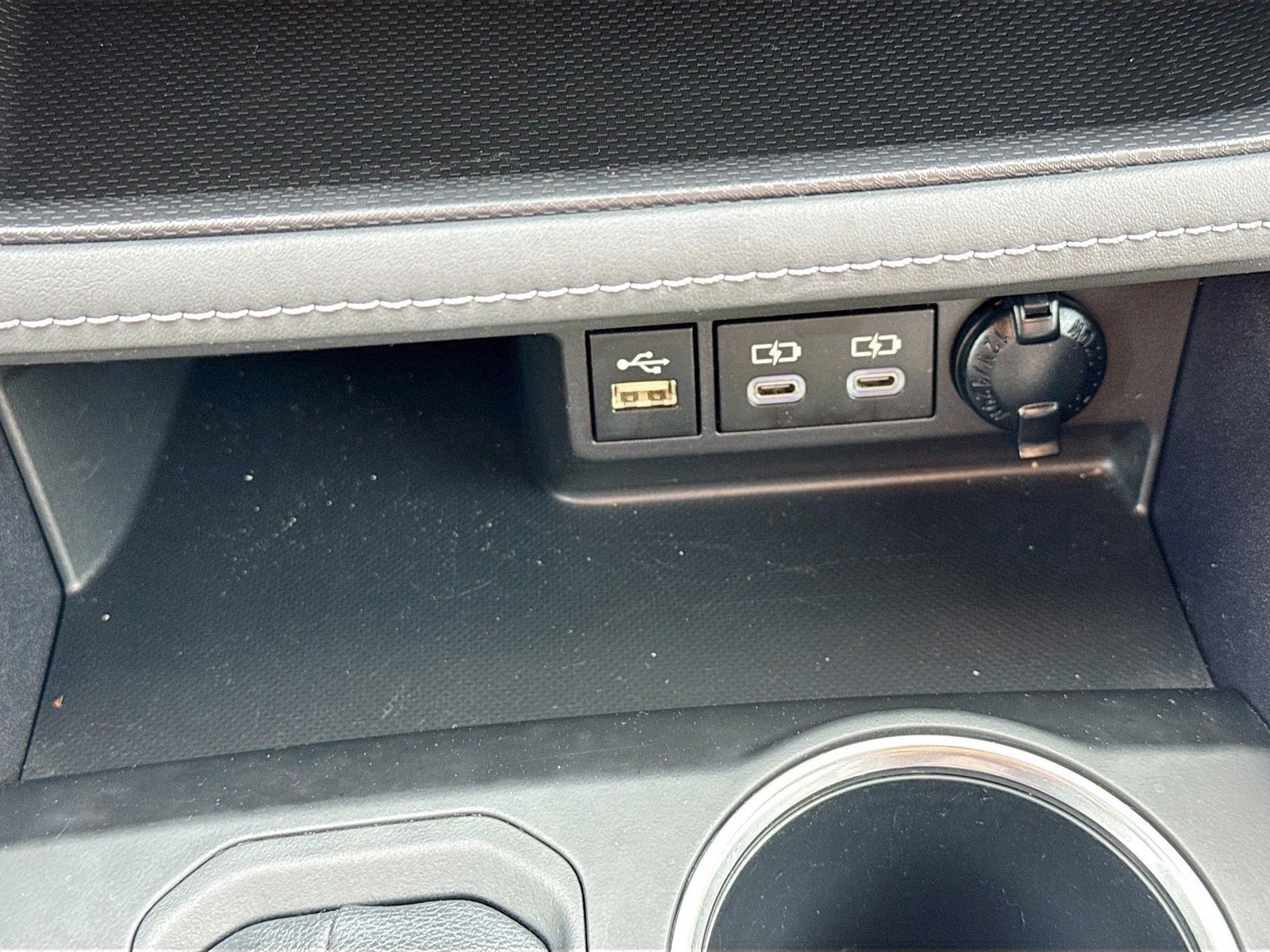 Used 2023 Toyota Highlander LE FWD image 17