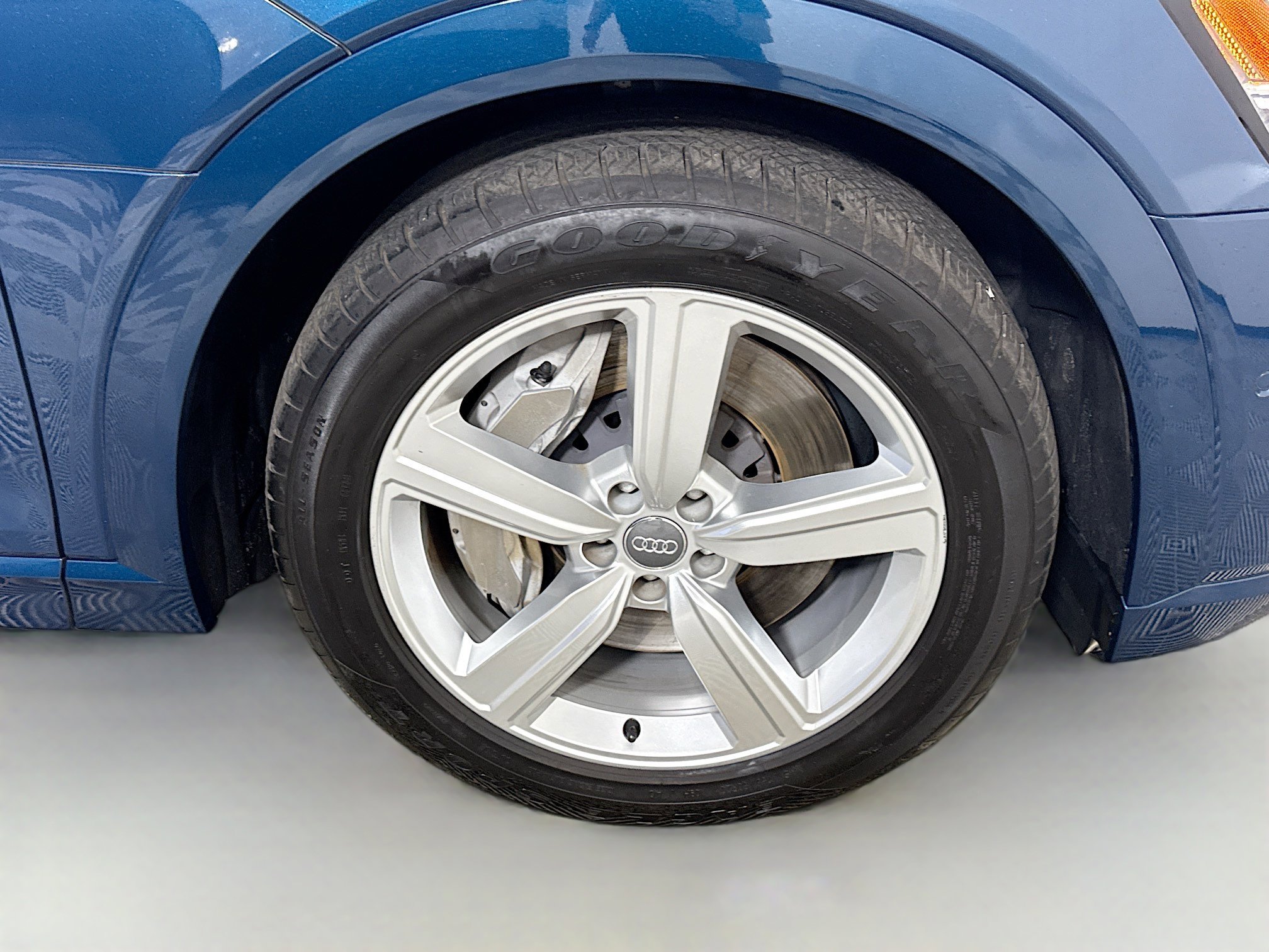 Used 2019 Audi e-tron Prestige w/ Prestige Package image 32