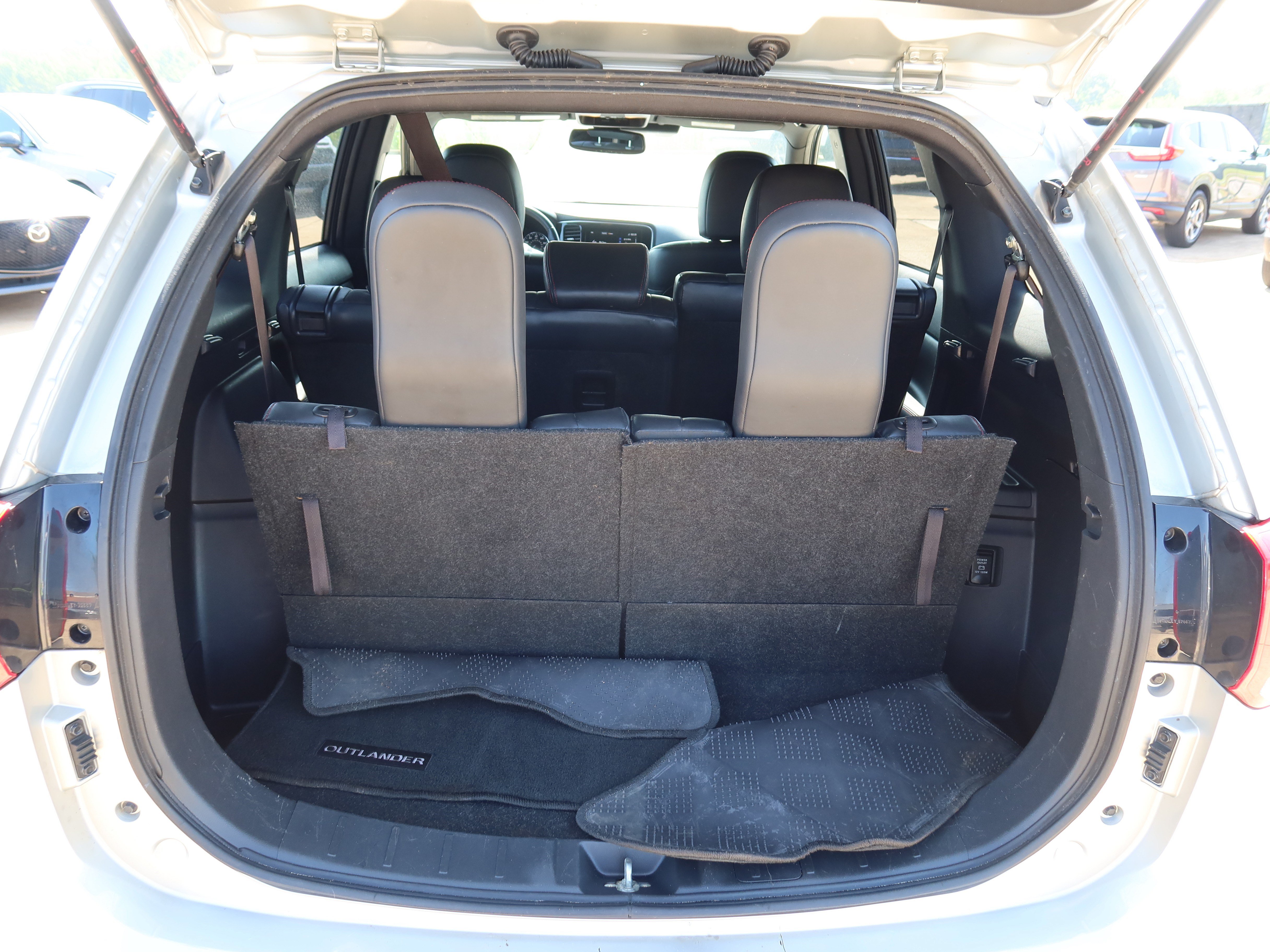 Used 2020 Mitsubishi Outlander LE FWD image 6
