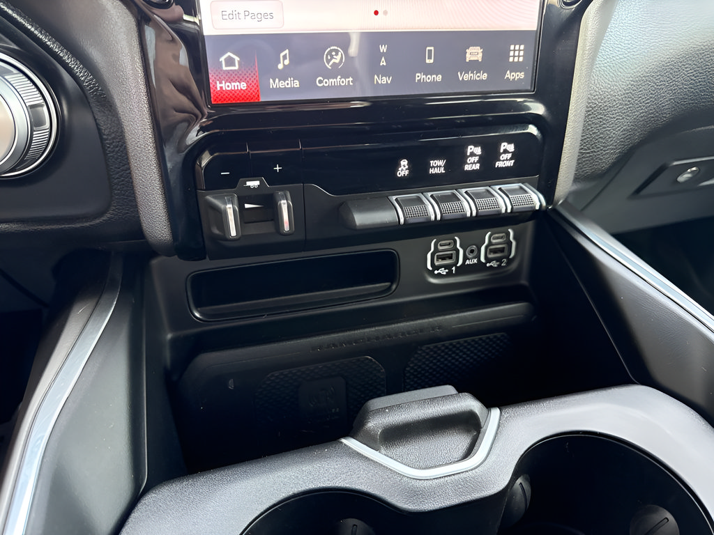Used 2023 RAM 1500 Laramie AWD/4WD image 18