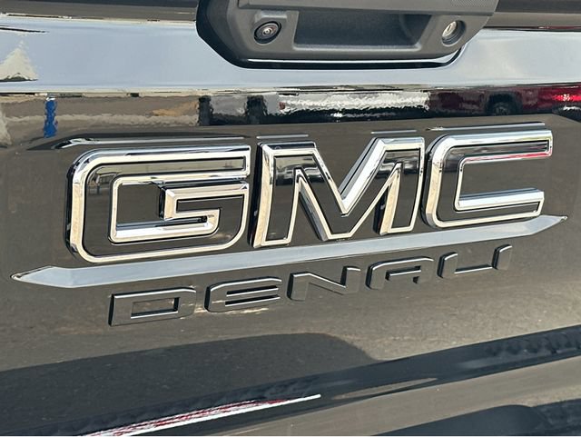 New 2026 GMC Canyon Denali w/ LPO, Denali Black Edition AWD/4WD image 9