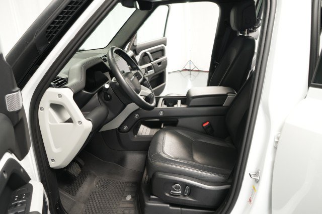 Used 2023 Land Rover Defender 130 X-Dynamic SE AWD/4WD image 28