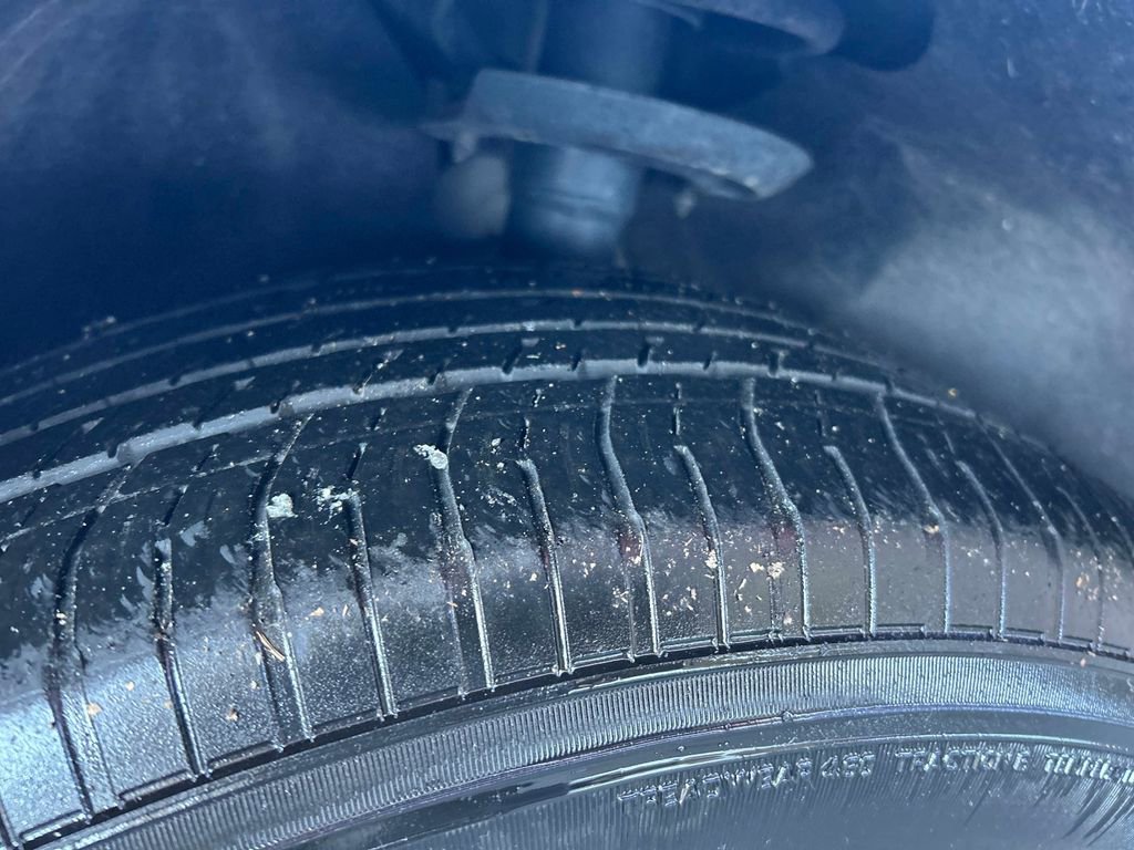 Used 2024 Chrysler Pacifica Touring-L image 10