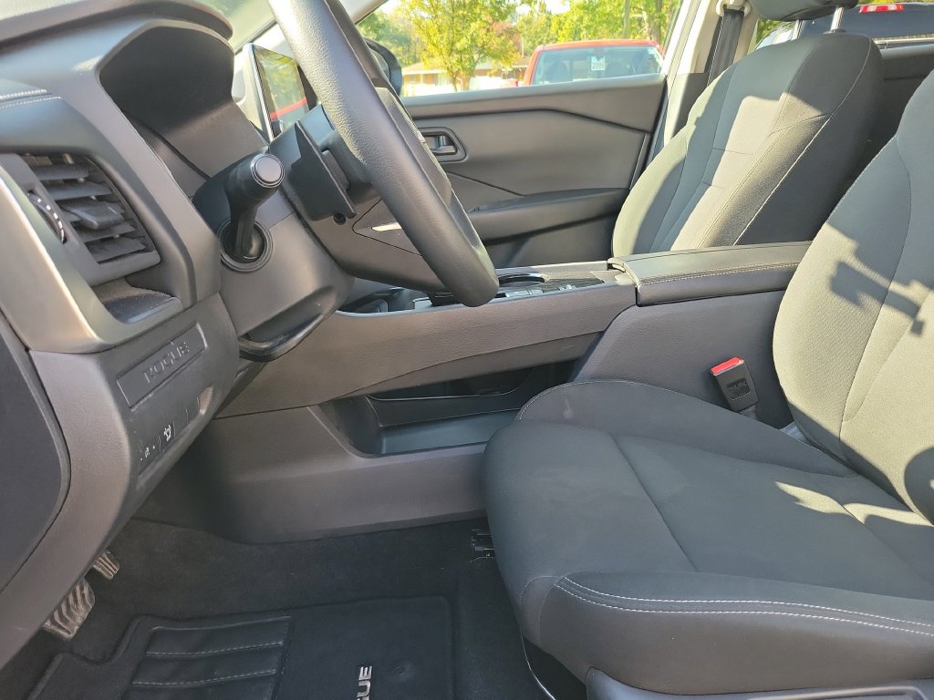 Used 2024 Nissan Rogue S FWD image 26