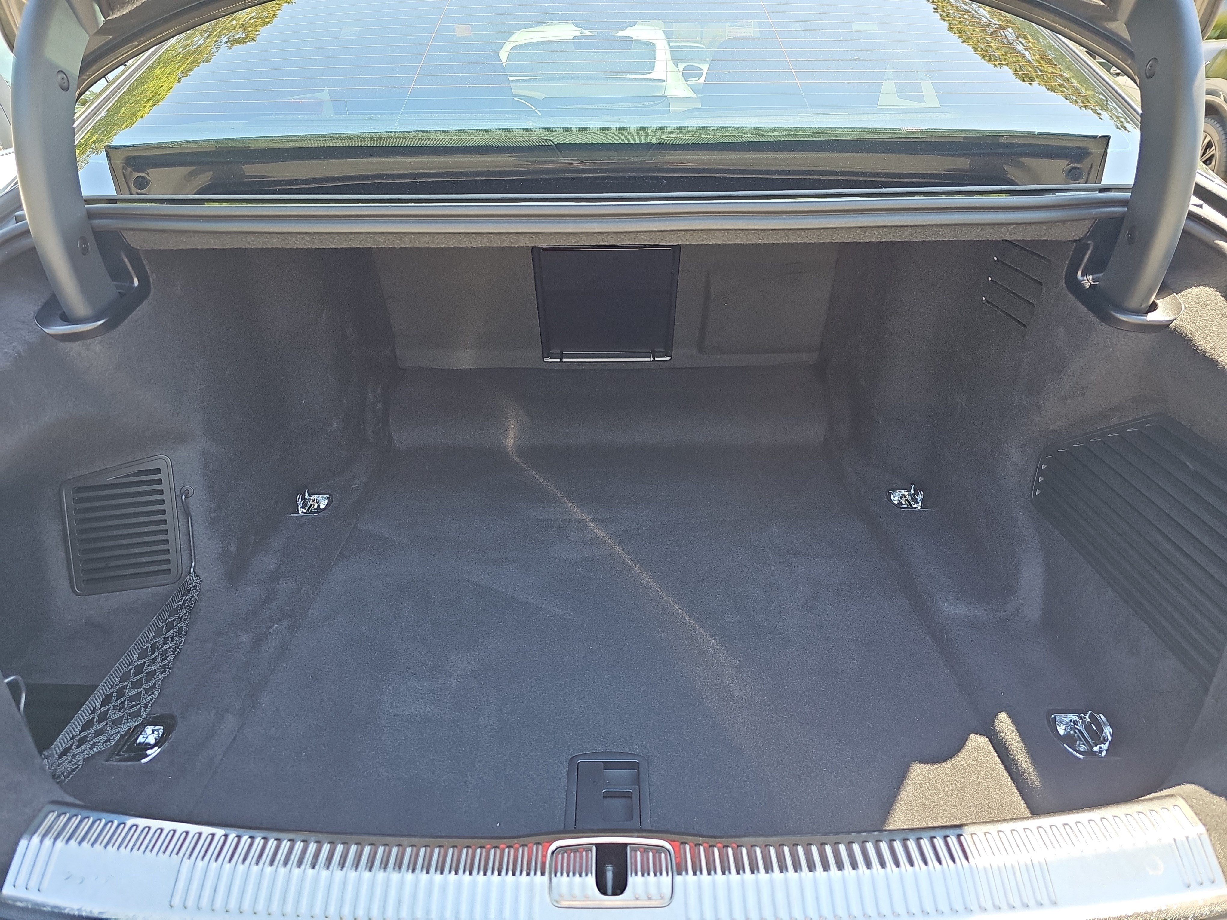 Used 2025 Audi S8 AWD/4WD image 13