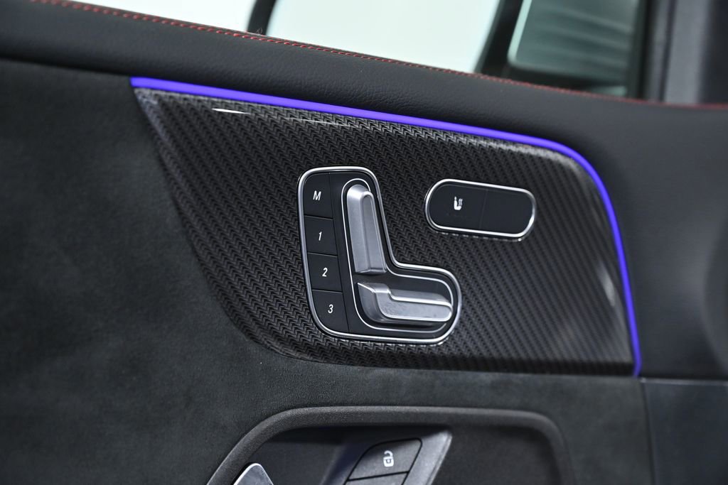 Used 2022 Mercedes-Benz GLB 35 AMG 4MATIC image 27