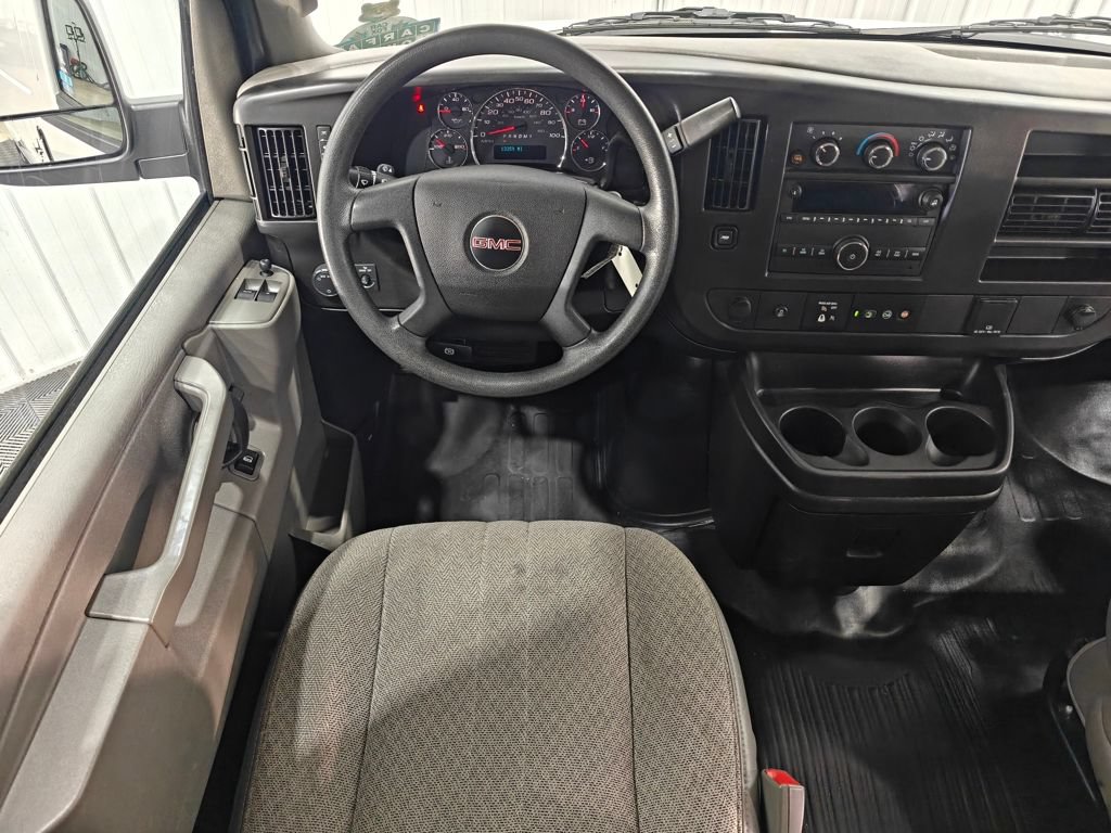 Used 2024 GMC Savana 3500 Extended RWD image 4