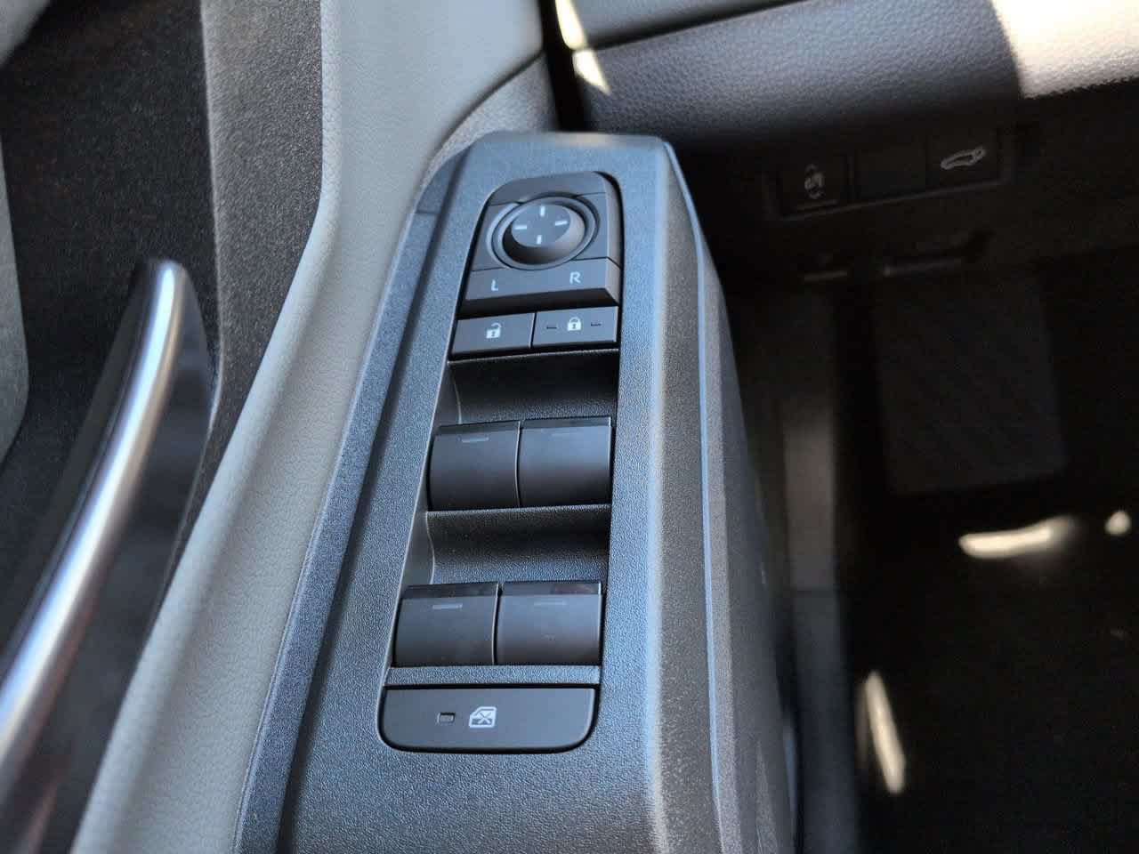 Used 2026 Toyota RAV4 SE w/ Convenience Package AWD/4WD image 22