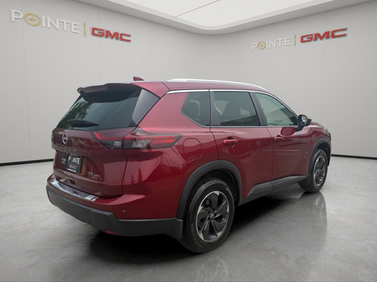 Used 2024 Nissan Rogue SV w/ SV Premium Package AWD/4WD image 3