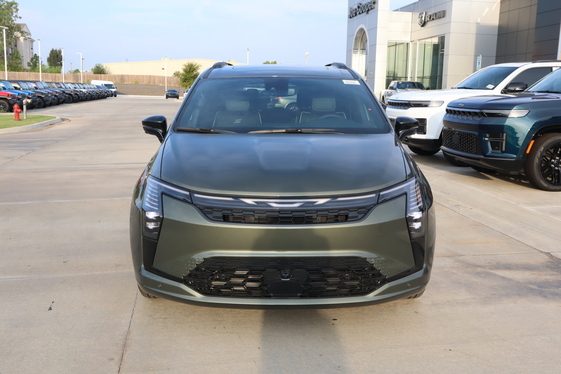 New 2027 Chrysler Pacifica Limited FWD image 10