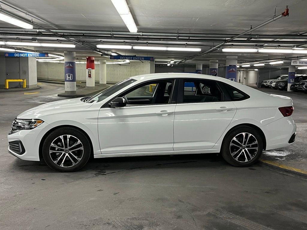 Used 2024 Volkswagen Jetta Sport image 27