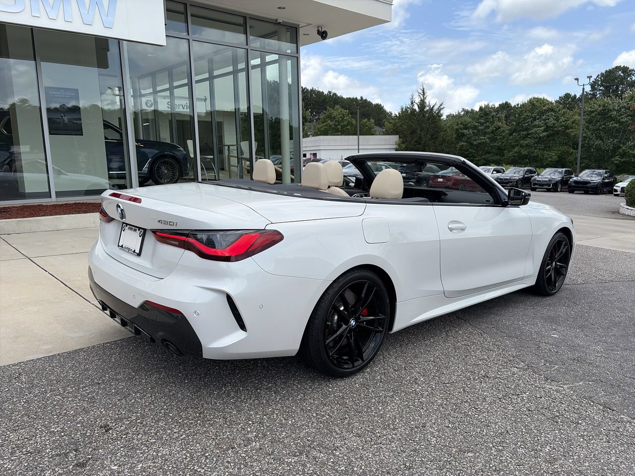 Used 2024 BMW 430i xDrive Convertible w/ M Sport Package AWD/4WD image 8