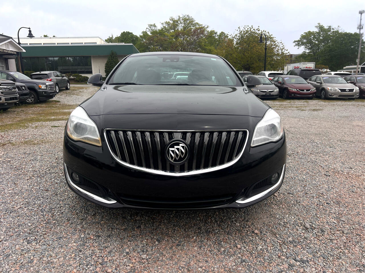 Used 2017 Buick Regal Premium w/ Driver Confidence Package #1 image 2