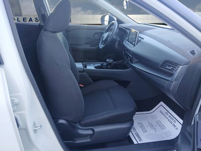 Used 2023 Nissan Rogue S image 15