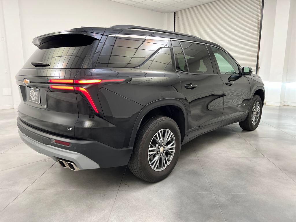 Used 2024 Chevrolet Traverse LT FWD image 9