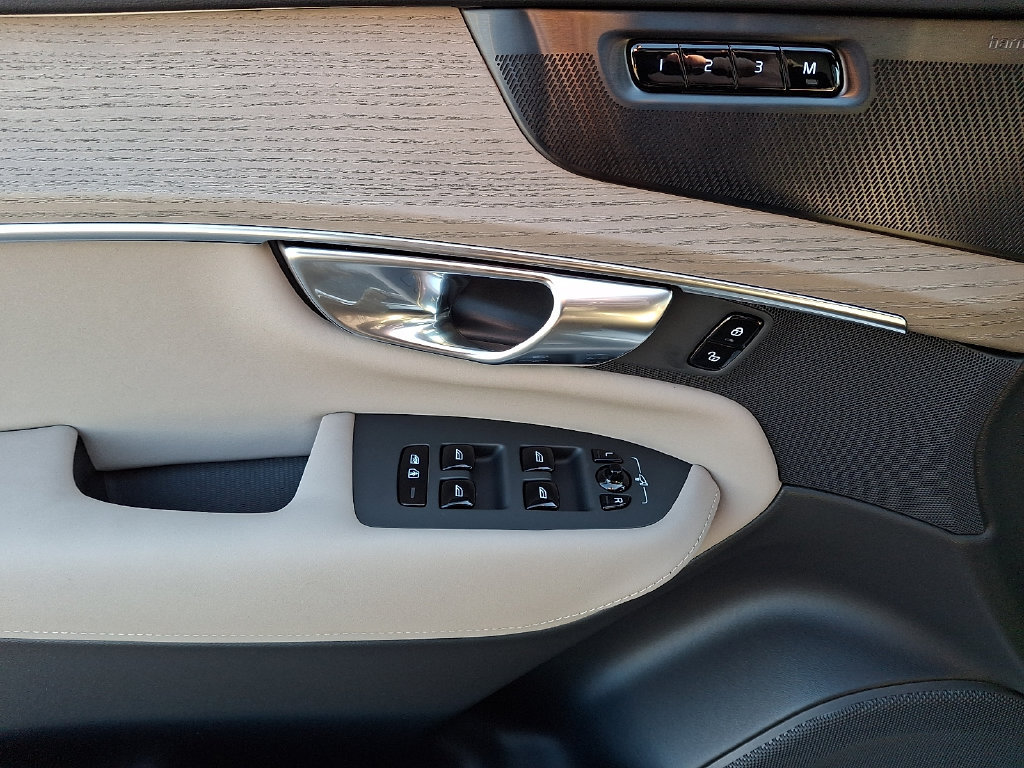 New 2027 Volvo XC90 B6 Plus AWD/4WD image 10