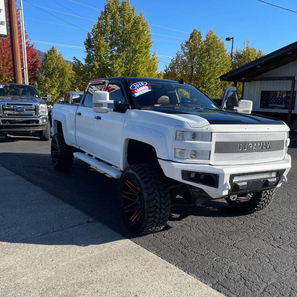 Used 2016 Chevrolet Silverado 2500 High Country image 8