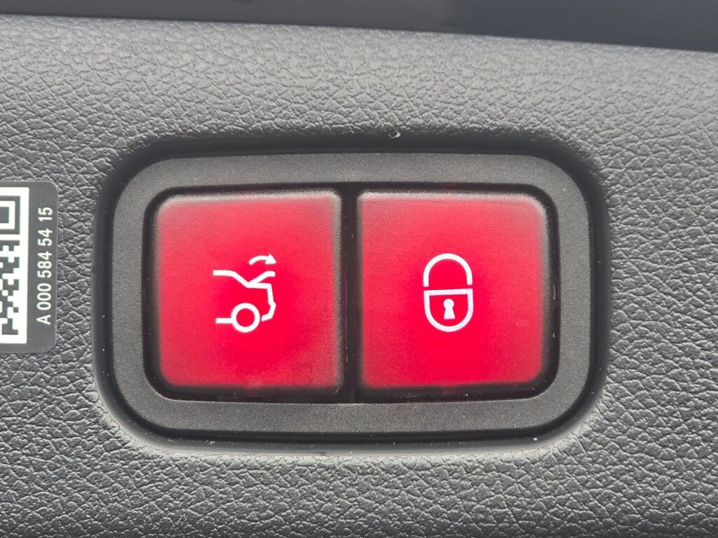 Used 2024 Mercedes-Benz E 450 4MATIC Sedan image 23