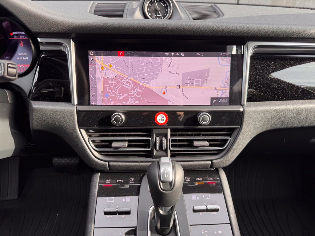 Certified 2026 Porsche Macan AWD/4WD image 25