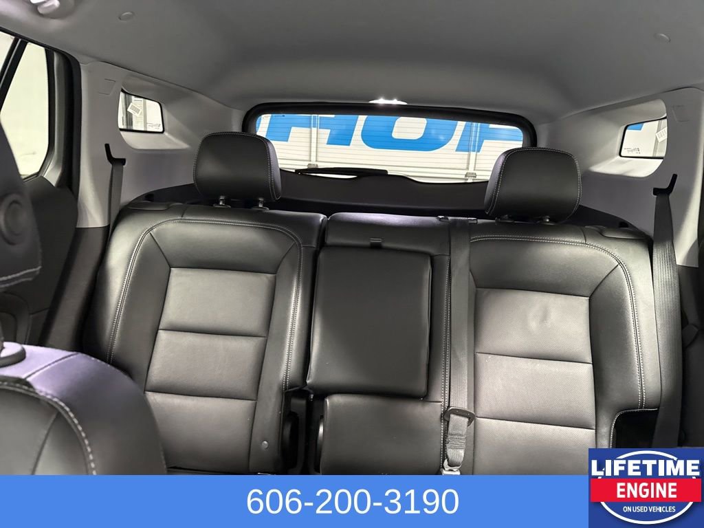 Used 2024 GMC Terrain SLT image 27